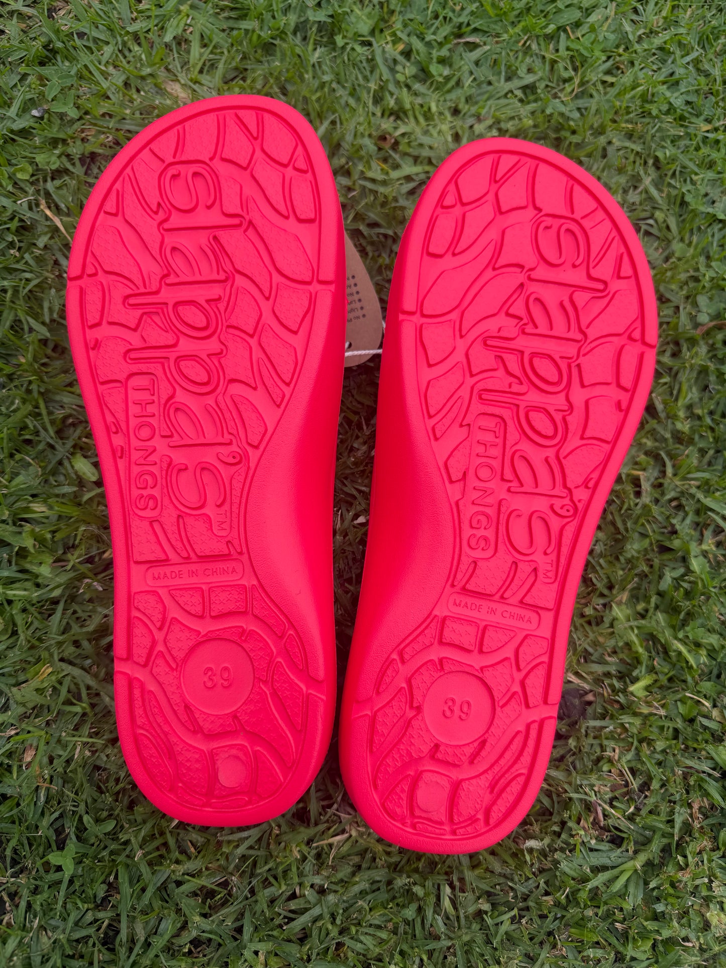 Slappa’s Thongs - Red size 39