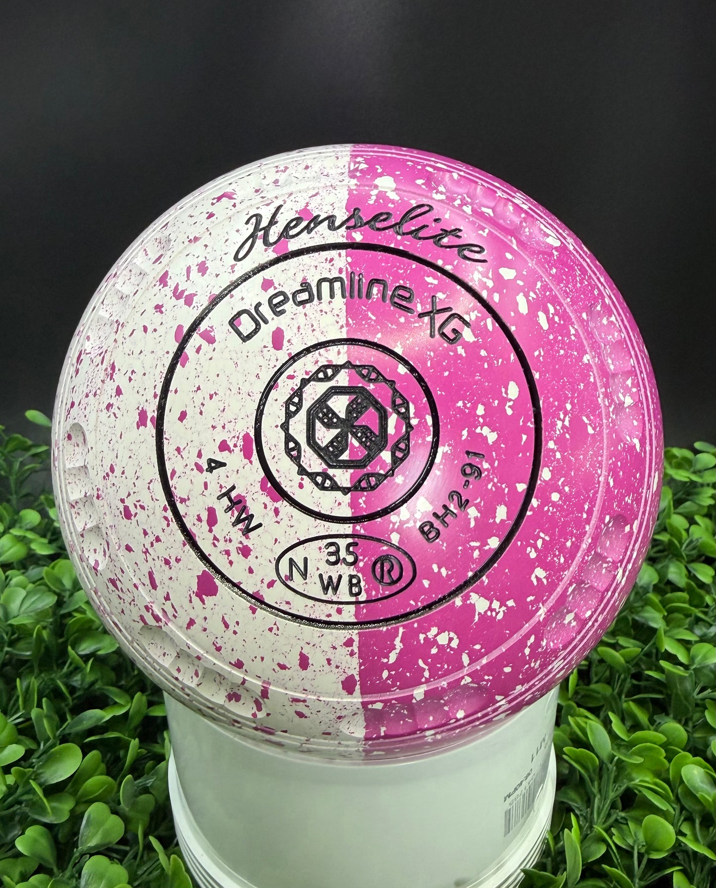 Dreamline Lotus Duo size 4 X Gripped Geometric Logo