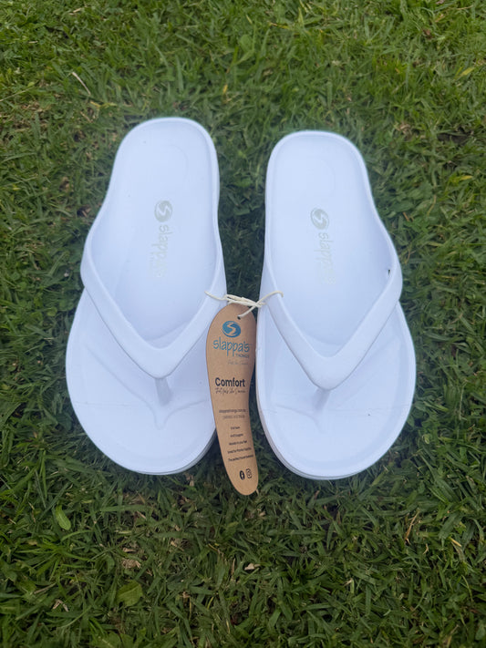 Slappa’s Thongs - White size 39