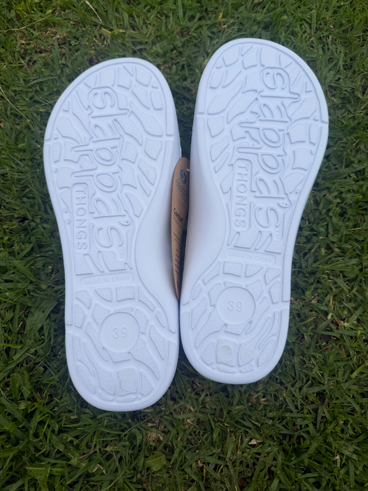 Slappa’s Thongs - White size 39