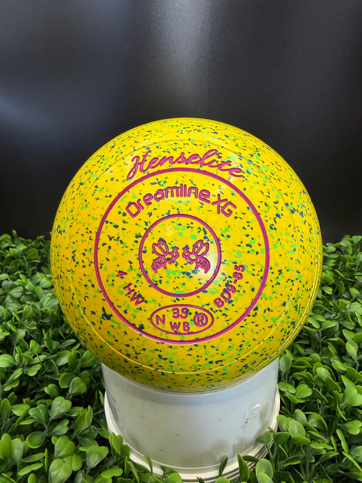 Dreamline XG size 4 Non Gripped Yellow